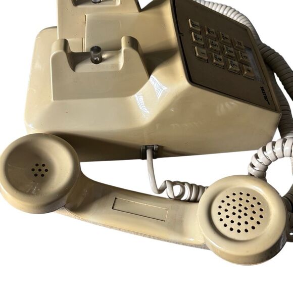 Altel Comdial Beige Pushbutton Desk Phone - Picture 7 of 9